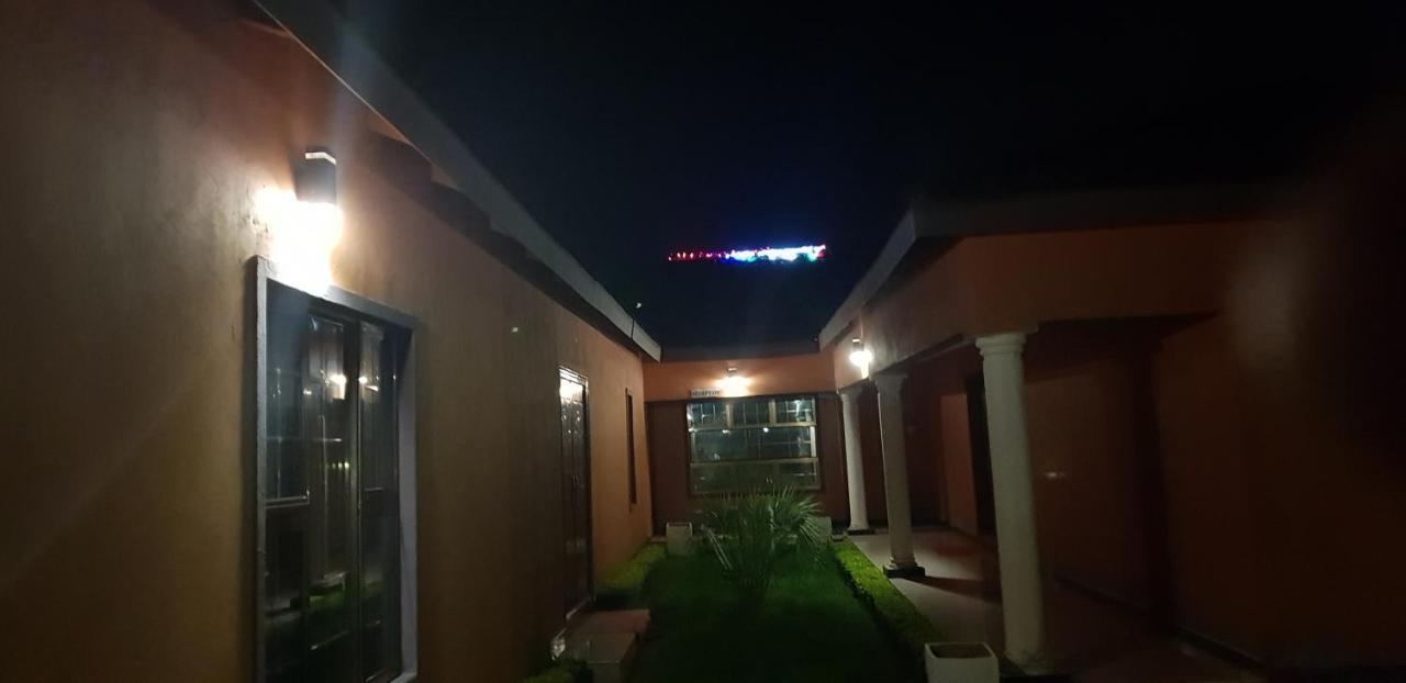 Mathlyn Guest House Francistown Exteriér fotografie