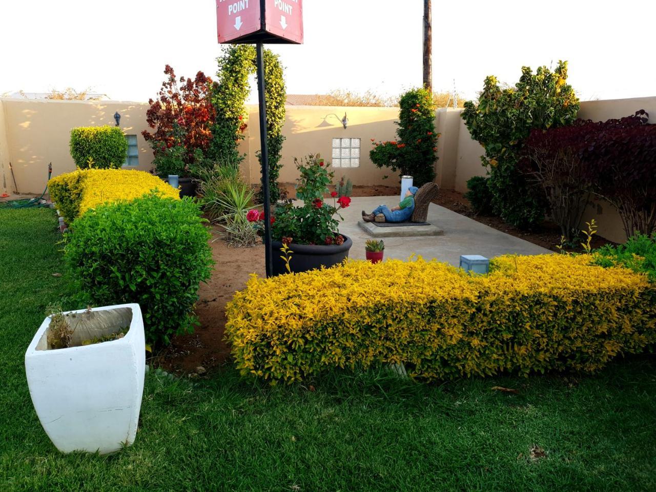 Mathlyn Guest House Francistown Exteriér fotografie