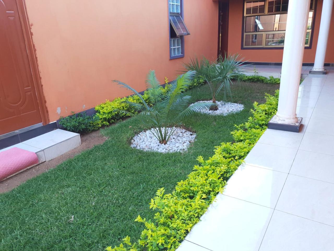 Mathlyn Guest House Francistown Exteriér fotografie