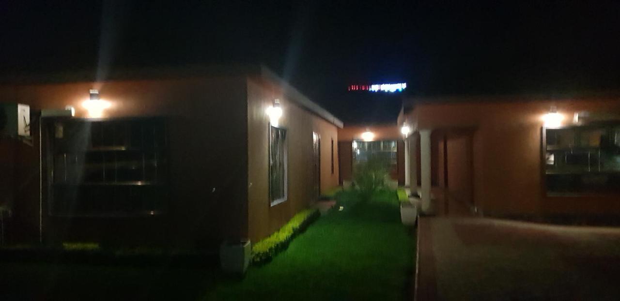 Mathlyn Guest House Francistown Exteriér fotografie
