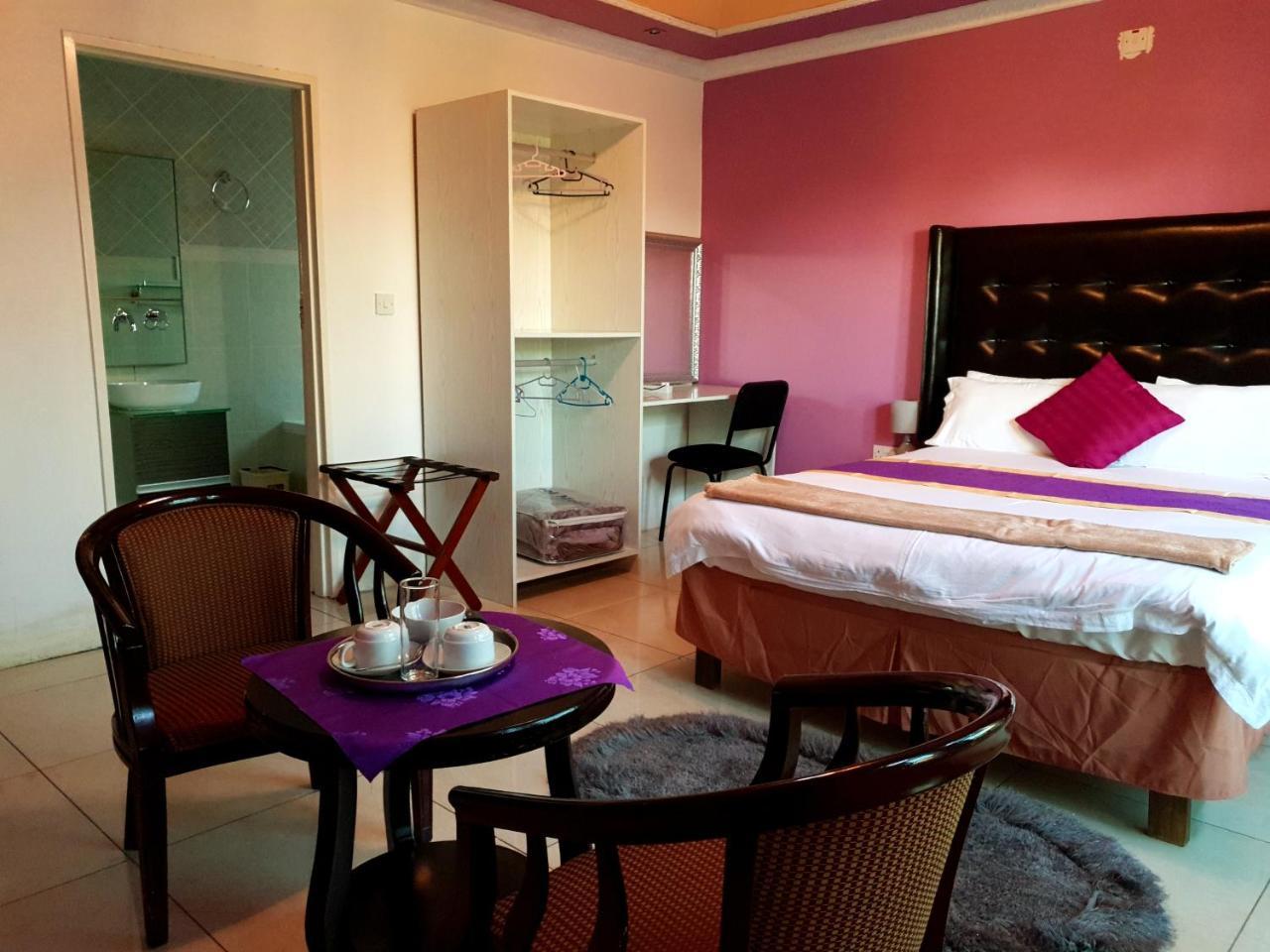 Mathlyn Guest House Francistown Exteriér fotografie